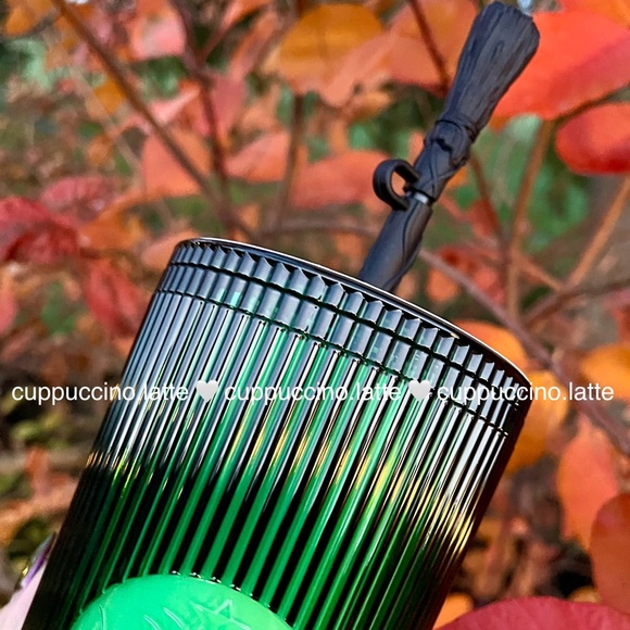 🖤NWT 💚Starbucks X Wicked Pleated Glow in the Dark Elphaba Broom Topper Tumbler - Picture 4 of 9